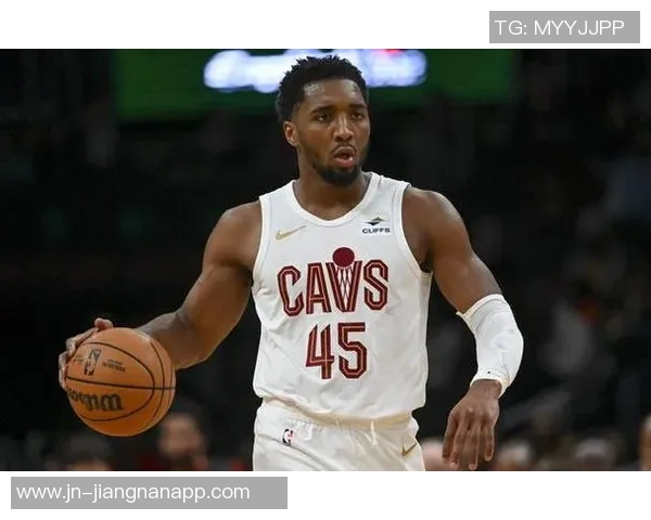 米切尔状态低迷20投仅中6末节发力独得10分难救主