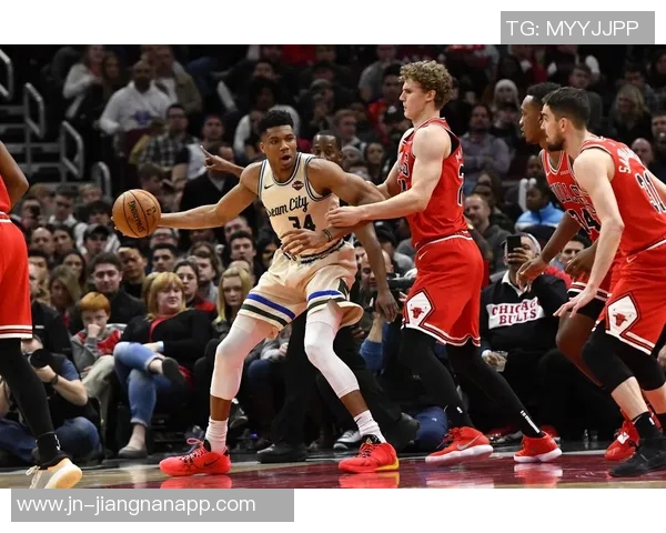 字母哥生涯30分10助场次创新高超越历史大前锋成就无可匹敌