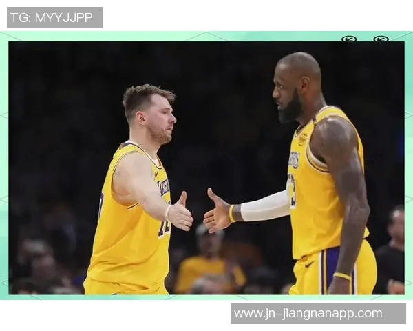 东契奇与里夫斯联手发威詹姆斯是否会影响他们的表现引发热议